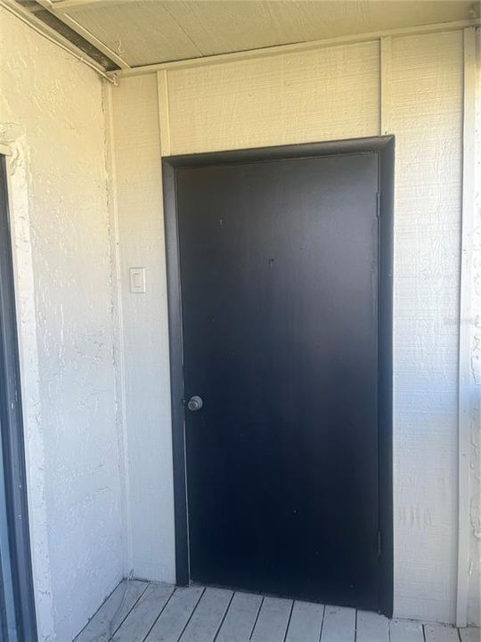 For Sale: $100,000 (1 beds, 1 baths, 768 Square Feet)