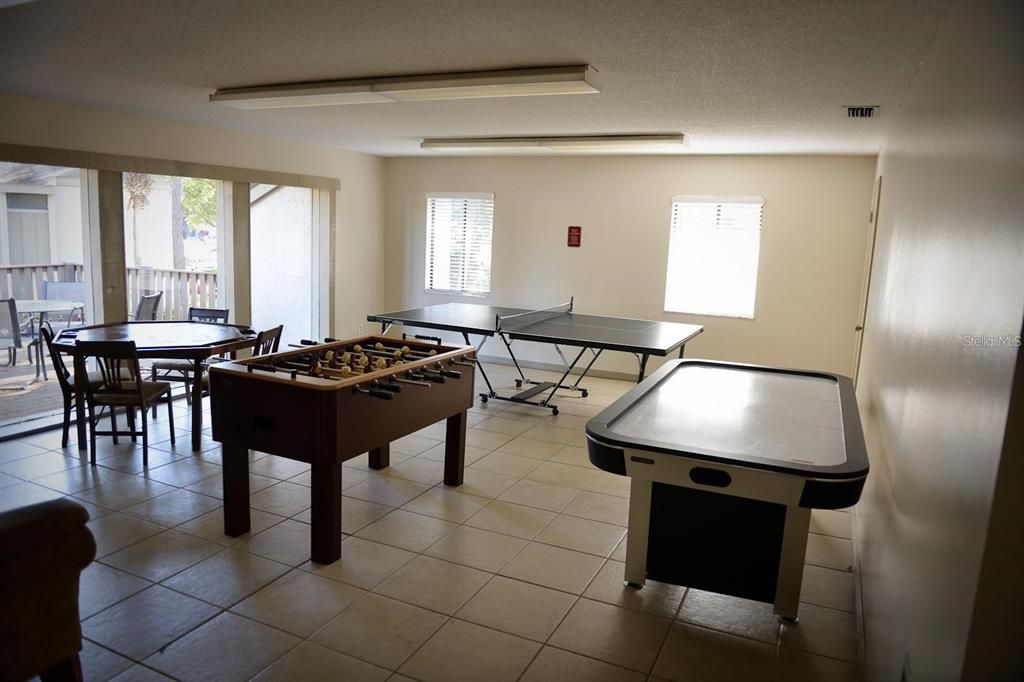 For Sale: $100,000 (1 beds, 1 baths, 768 Square Feet)