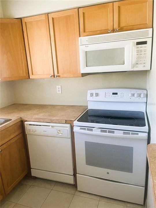 For Sale: $100,000 (1 beds, 1 baths, 768 Square Feet)