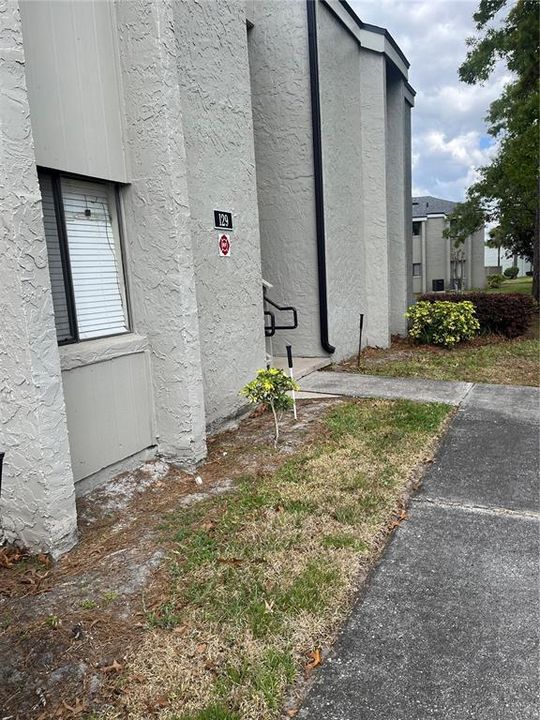 For Sale: $100,000 (1 beds, 1 baths, 768 Square Feet)