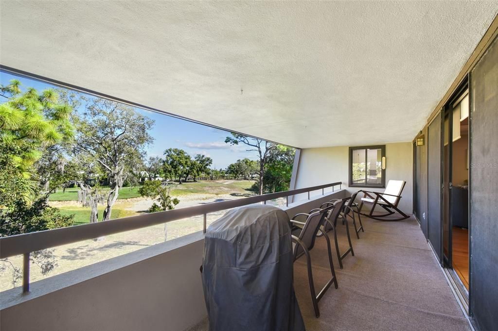 For Sale: $729,900 (2 beds, 2 baths, 1715 Square Feet)