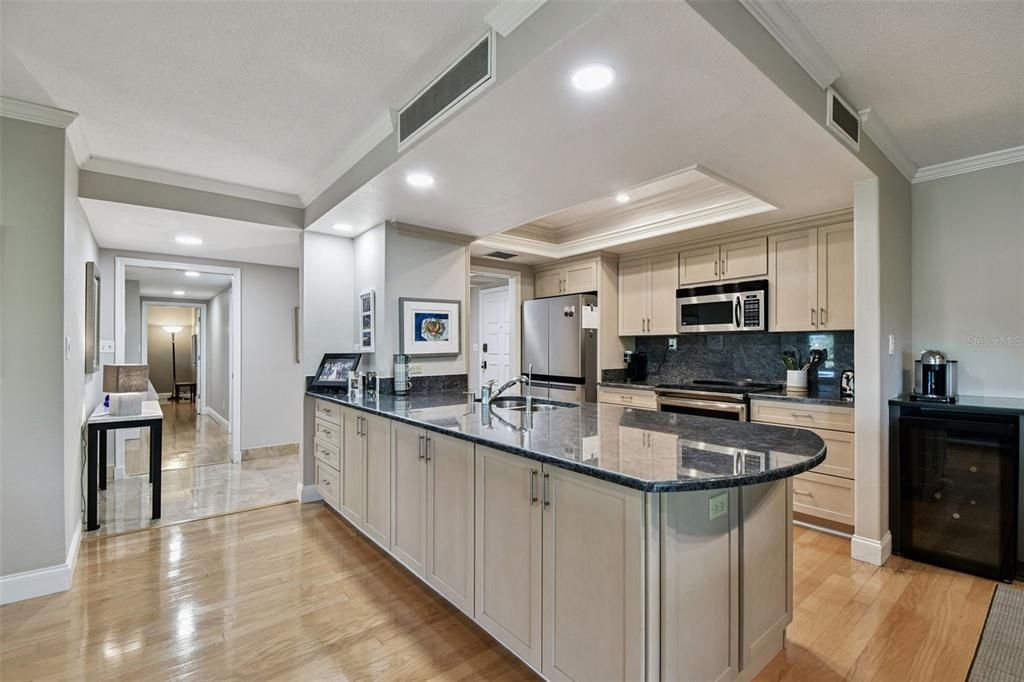 For Sale: $729,900 (2 beds, 2 baths, 1715 Square Feet)