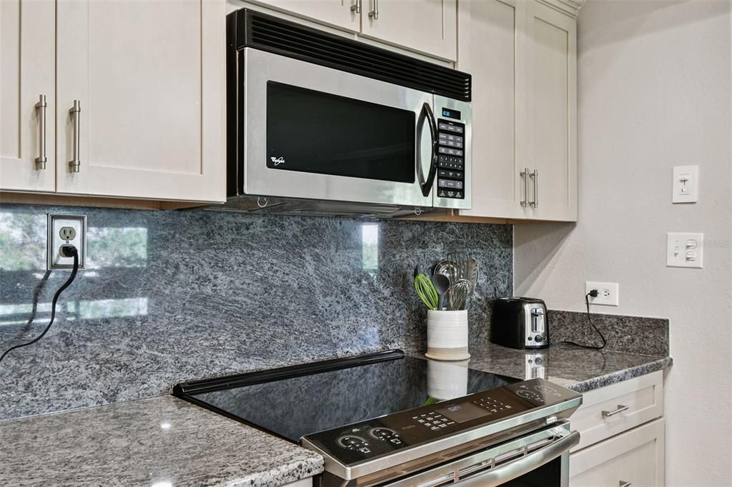 For Sale: $729,900 (2 beds, 2 baths, 1715 Square Feet)