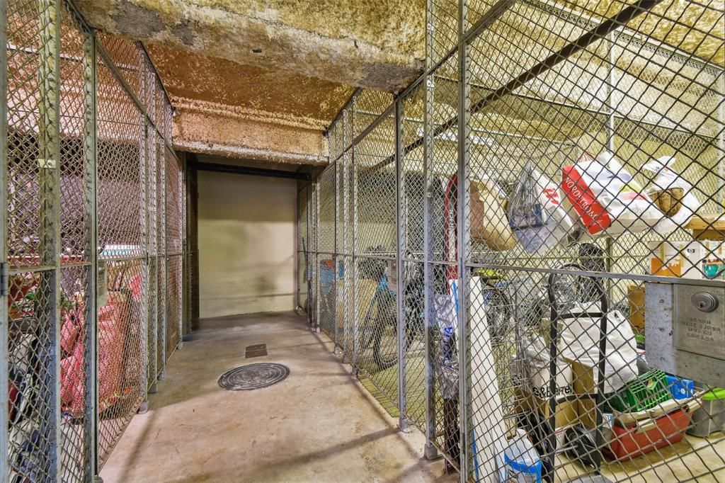 For Sale: $729,900 (2 beds, 2 baths, 1715 Square Feet)