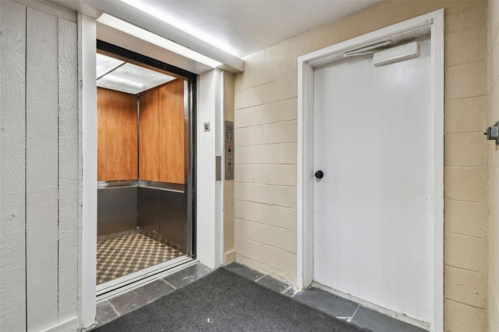 For Sale: $729,900 (2 beds, 2 baths, 1715 Square Feet)