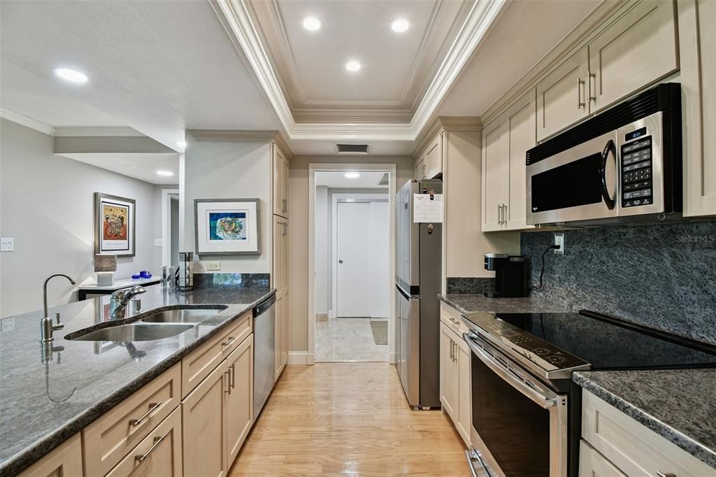 For Sale: $729,900 (2 beds, 2 baths, 1715 Square Feet)