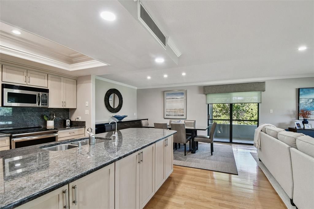 For Sale: $729,900 (2 beds, 2 baths, 1715 Square Feet)