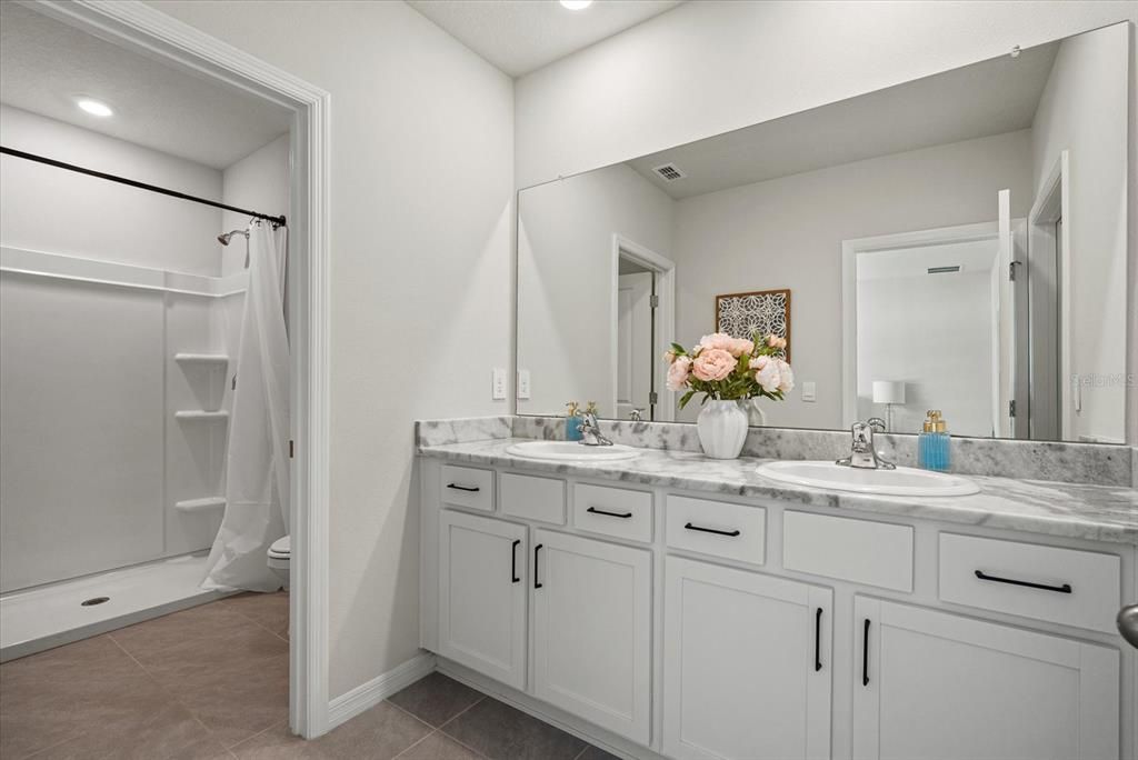 For Sale: $353,500 (3 beds, 2 baths, 1758 Square Feet)