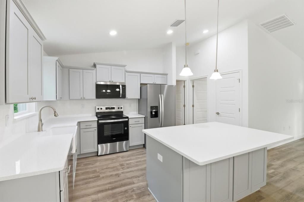For Sale: $389,900 (3 beds, 2 baths, 1454 Square Feet)