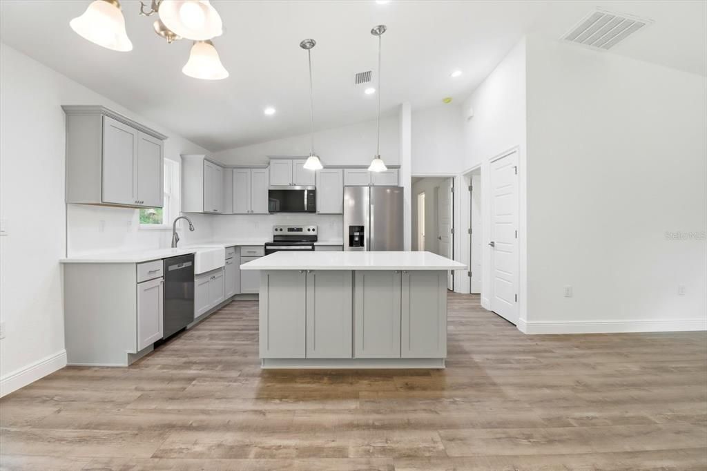 For Sale: $389,900 (3 beds, 2 baths, 1454 Square Feet)