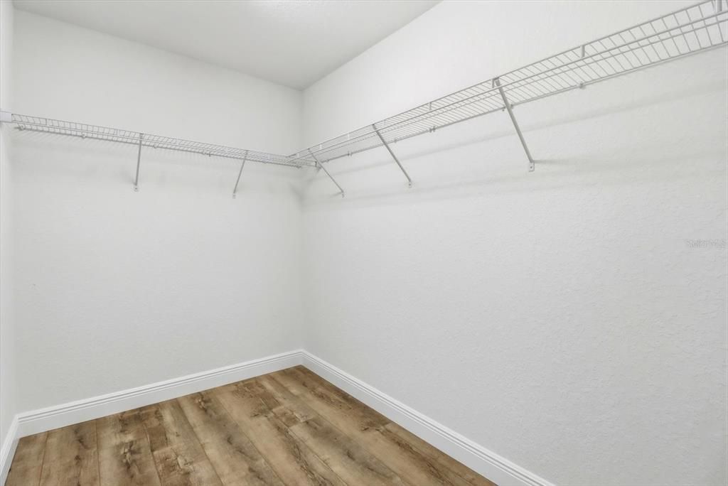 For Sale: $389,900 (3 beds, 2 baths, 1454 Square Feet)