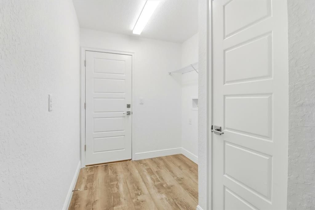 For Sale: $389,900 (3 beds, 2 baths, 1454 Square Feet)