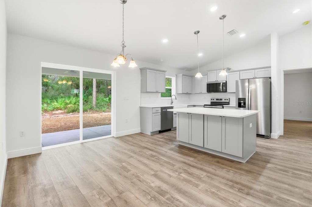 For Sale: $389,900 (3 beds, 2 baths, 1454 Square Feet)