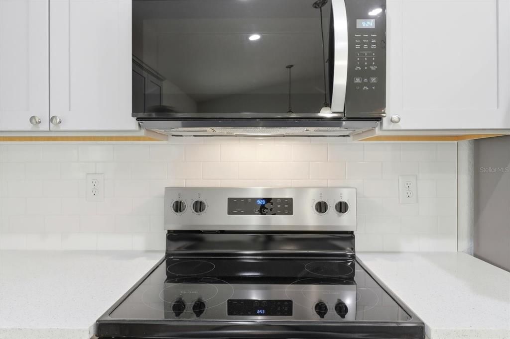 For Sale: $389,900 (3 beds, 2 baths, 1454 Square Feet)