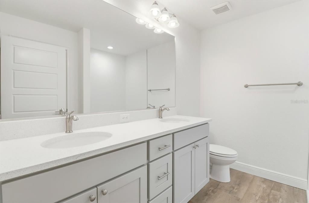 For Sale: $389,900 (3 beds, 2 baths, 1454 Square Feet)