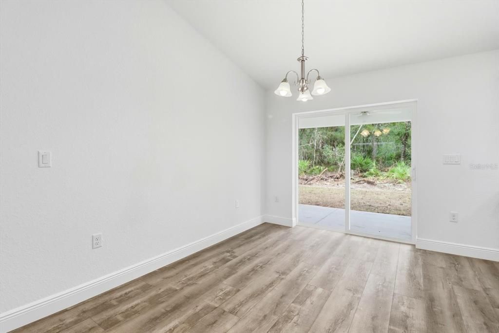 For Sale: $389,900 (3 beds, 2 baths, 1454 Square Feet)