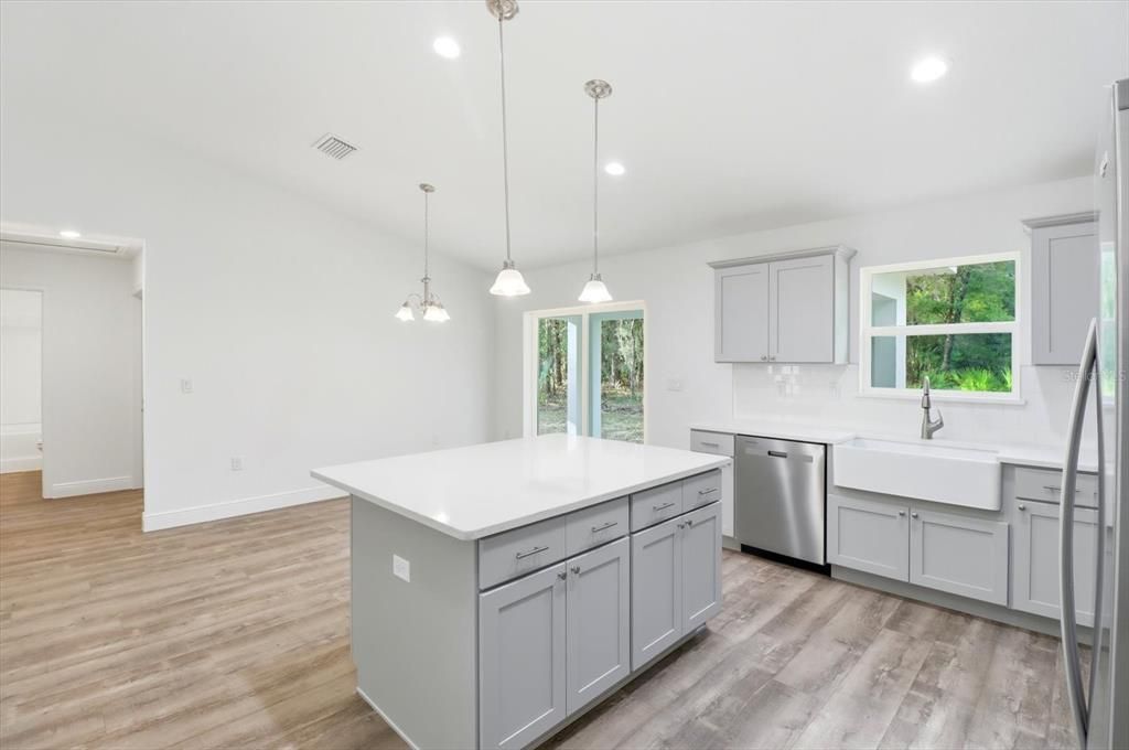 For Sale: $389,900 (3 beds, 2 baths, 1454 Square Feet)