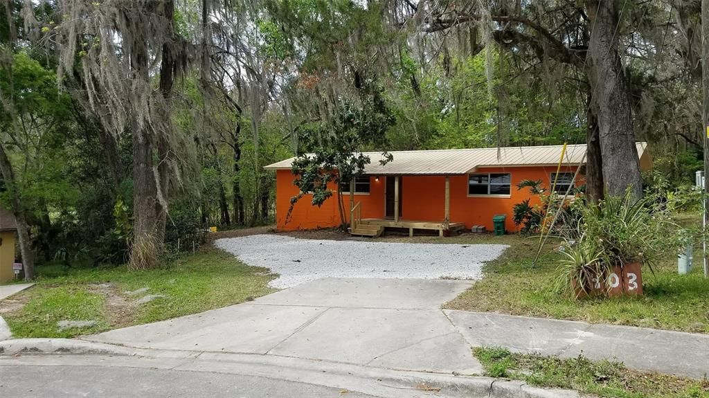 Recently Rented: $1,500 (3 beds, 2 baths, 1176 Square Feet)
