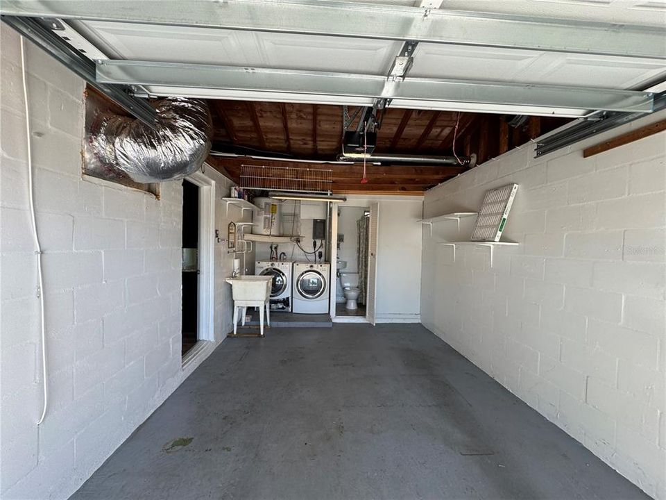 For Rent: $1,595 (2 beds, 2 baths, 848 Square Feet)