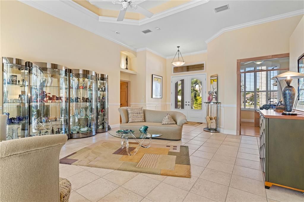 Под контрактом: $1,290,000 (3 спален, 2 ванн, 2765 Квадратных фут)