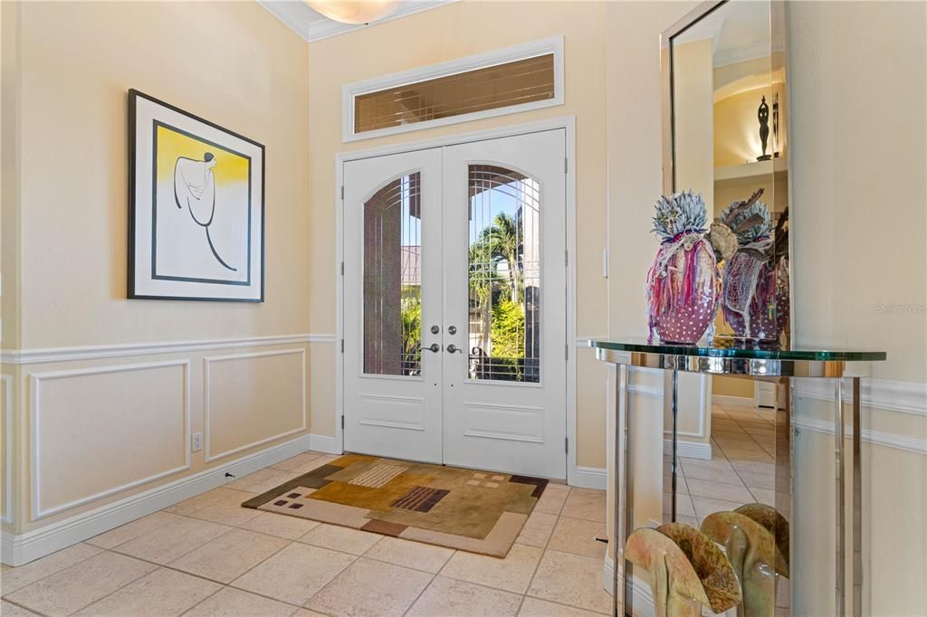 Под контрактом: $1,290,000 (3 спален, 2 ванн, 2765 Квадратных фут)