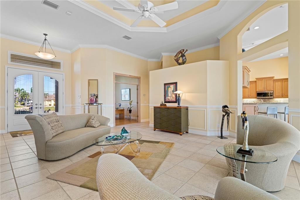 Под контрактом: $1,290,000 (3 спален, 2 ванн, 2765 Квадратных фут)