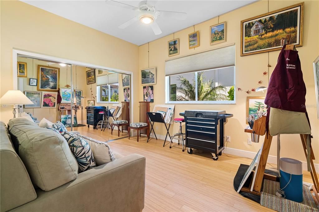 Под контрактом: $1,290,000 (3 спален, 2 ванн, 2765 Квадратных фут)