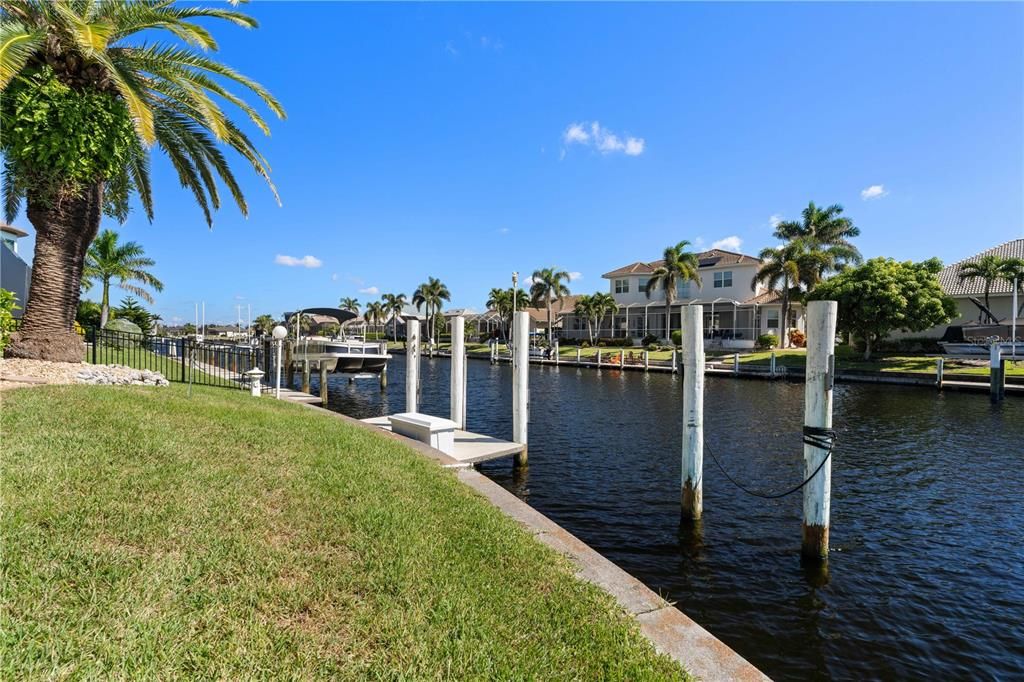 Под контрактом: $1,290,000 (3 спален, 2 ванн, 2765 Квадратных фут)