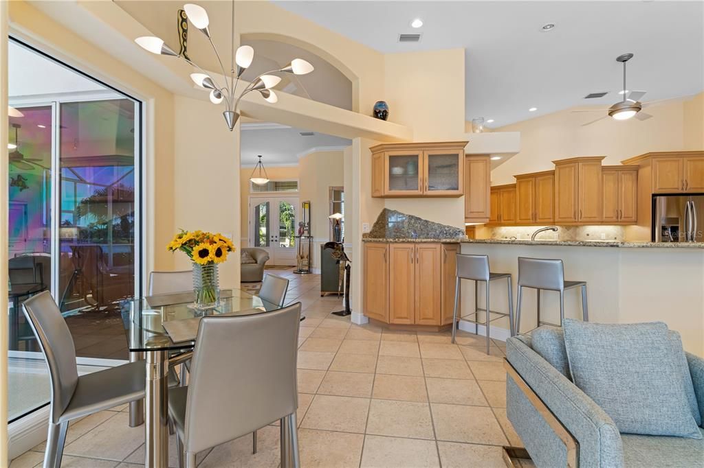 Под контрактом: $1,290,000 (3 спален, 2 ванн, 2765 Квадратных фут)