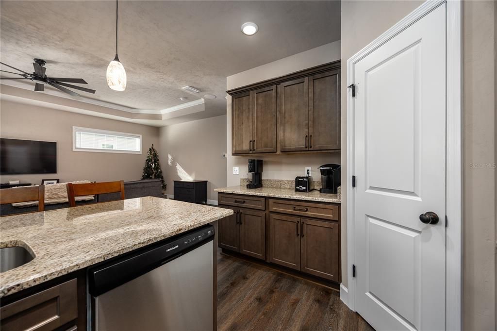 For Rent: $1,950 (2 beds, 2 baths, 1354 Square Feet)