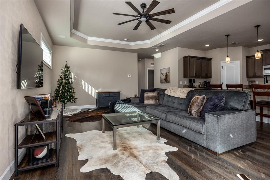 For Rent: $1,950 (2 beds, 2 baths, 1354 Square Feet)