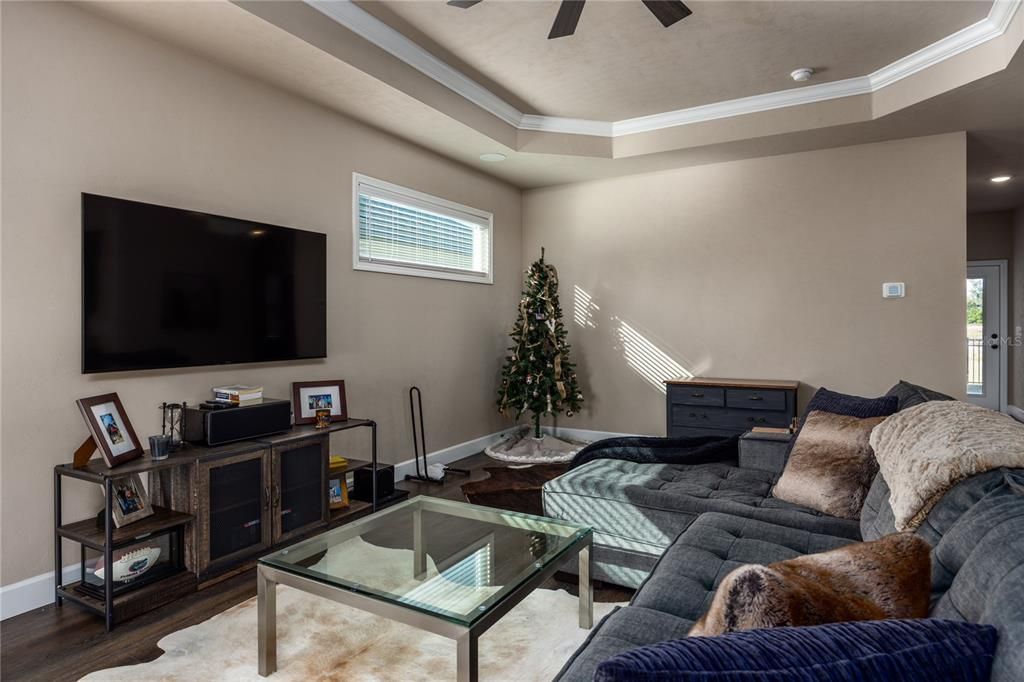 For Rent: $1,950 (2 beds, 2 baths, 1354 Square Feet)