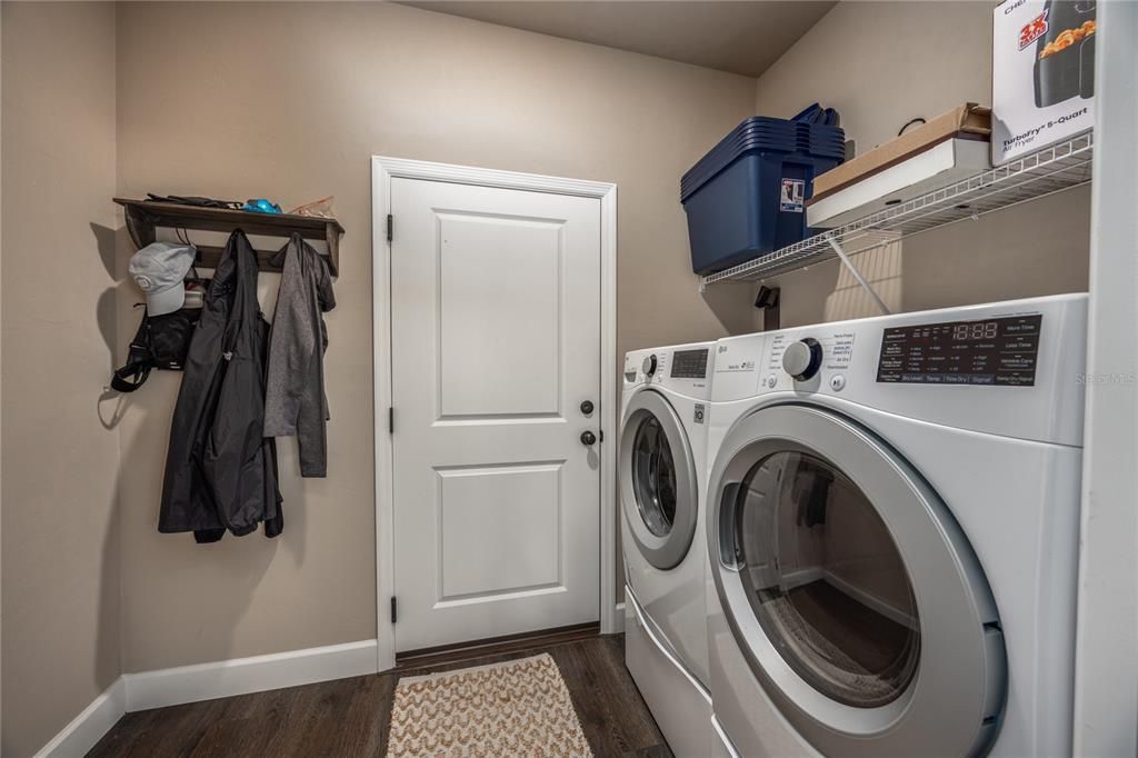 For Rent: $1,950 (2 beds, 2 baths, 1354 Square Feet)