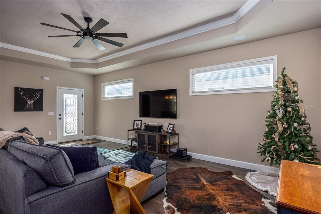 For Rent: $1,950 (2 beds, 2 baths, 1354 Square Feet)