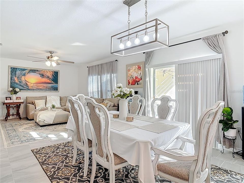 En Venta: $390,000 (4 camas, 3 baños, 2010 Pies cuadrados)