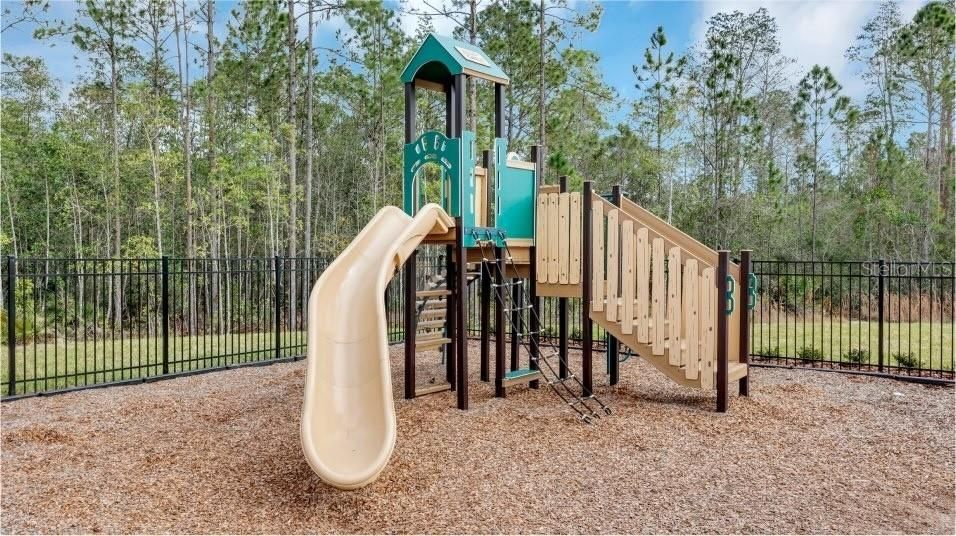 En Venta: $390,000 (4 camas, 3 baños, 2010 Pies cuadrados)