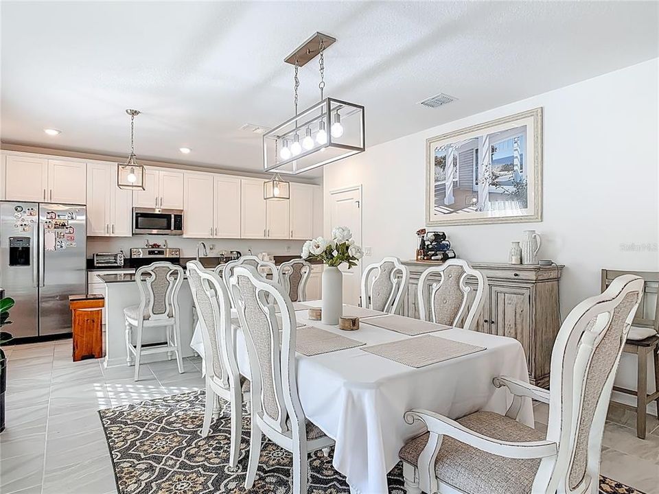 En Venta: $390,000 (4 camas, 3 baños, 2010 Pies cuadrados)