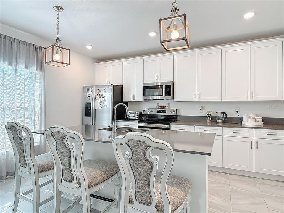 En Venta: $390,000 (4 camas, 3 baños, 2010 Pies cuadrados)