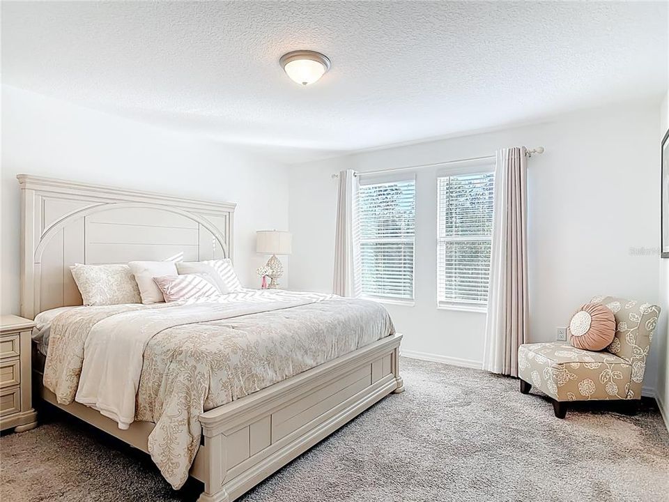 En Venta: $390,000 (4 camas, 3 baños, 2010 Pies cuadrados)