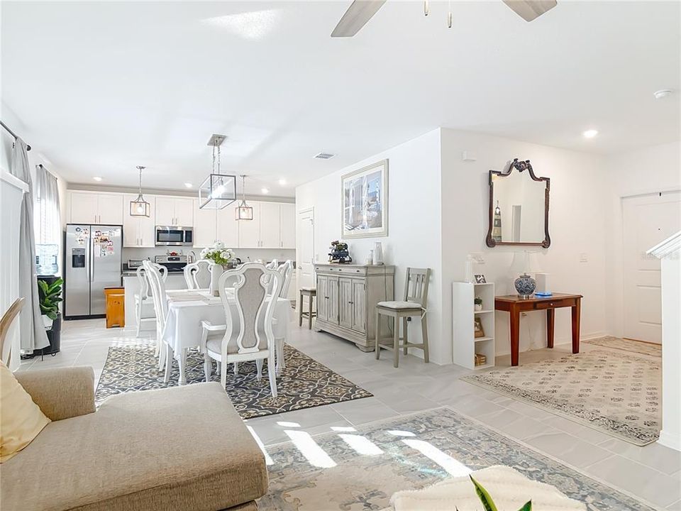 En Venta: $390,000 (4 camas, 3 baños, 2010 Pies cuadrados)