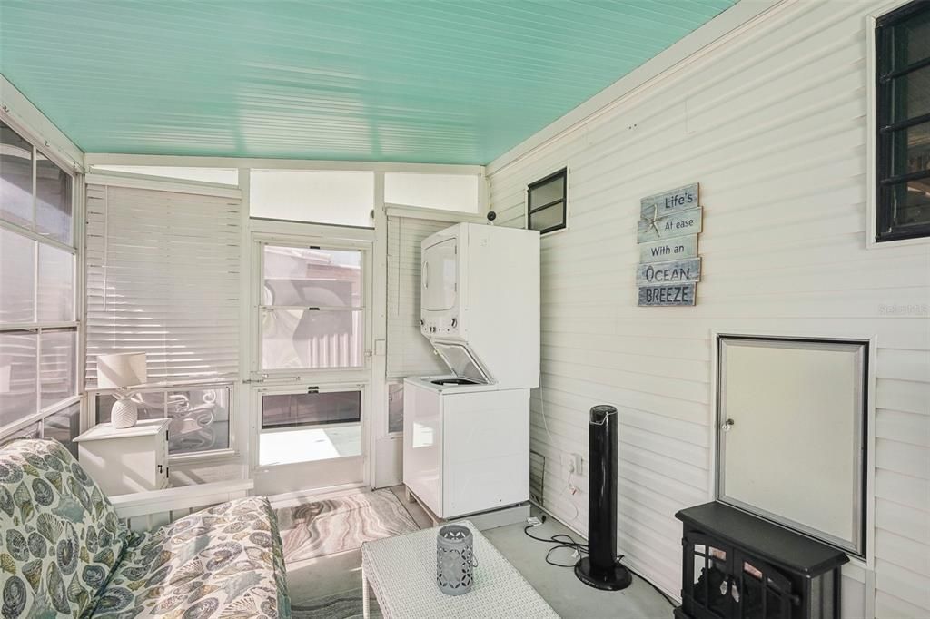 合同活跃: $35,000 (1 贝兹, 1 浴室, 272 平方英尺)