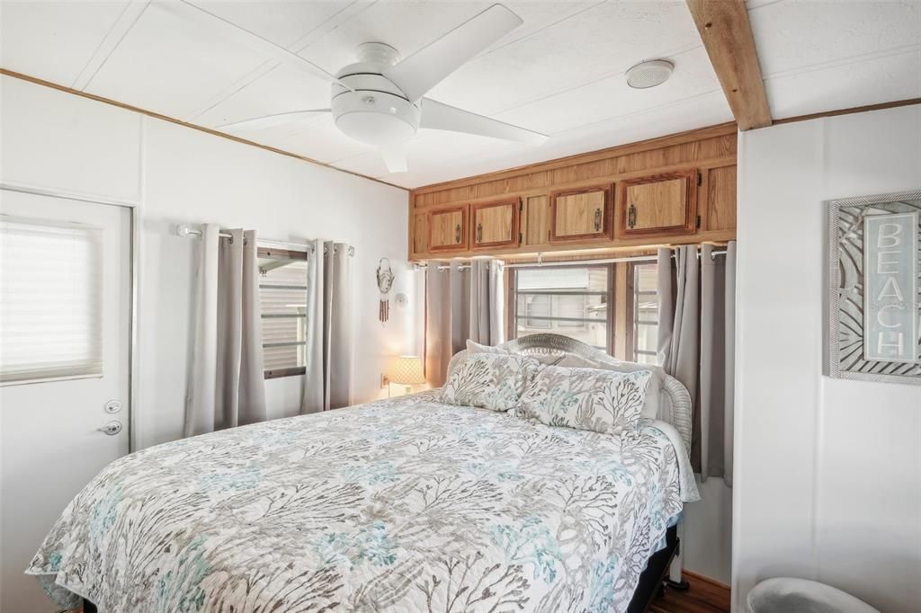 合同活跃: $35,000 (1 贝兹, 1 浴室, 272 平方英尺)