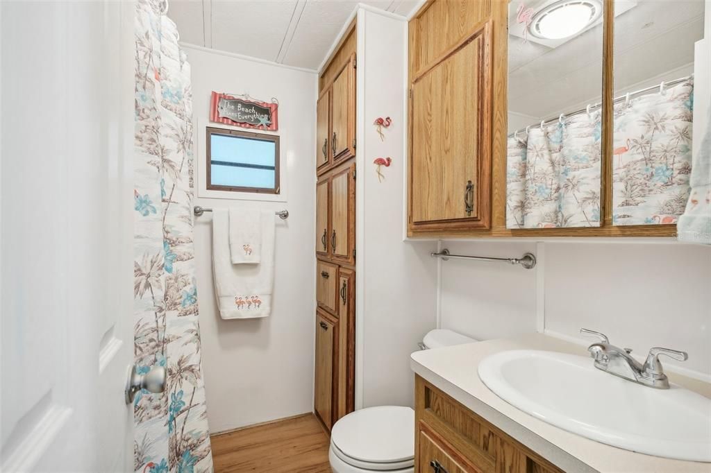 合同活跃: $35,000 (1 贝兹, 1 浴室, 272 平方英尺)