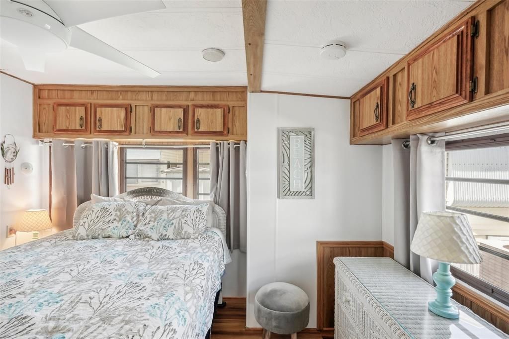 合同活跃: $35,000 (1 贝兹, 1 浴室, 272 平方英尺)