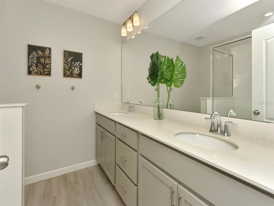 For Sale: $434,900 (3 beds, 2 baths, 1706 Square Feet)