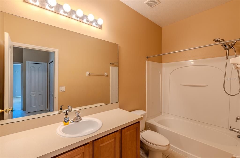 For Sale: $265,000 (3 beds, 2 baths, 1595 Square Feet)