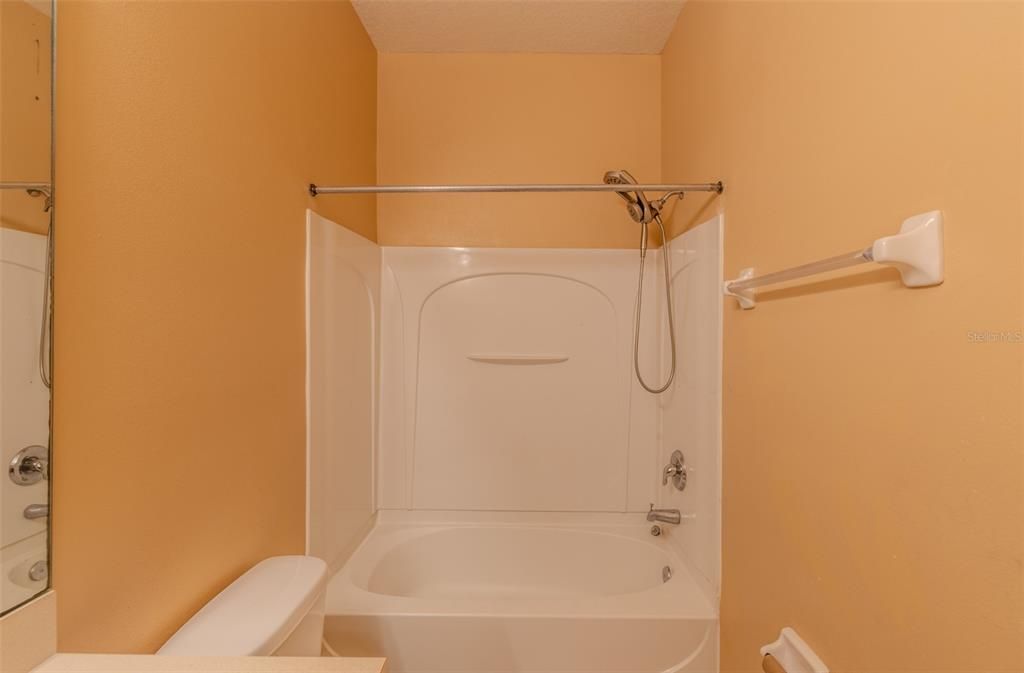 For Sale: $265,000 (3 beds, 2 baths, 1595 Square Feet)