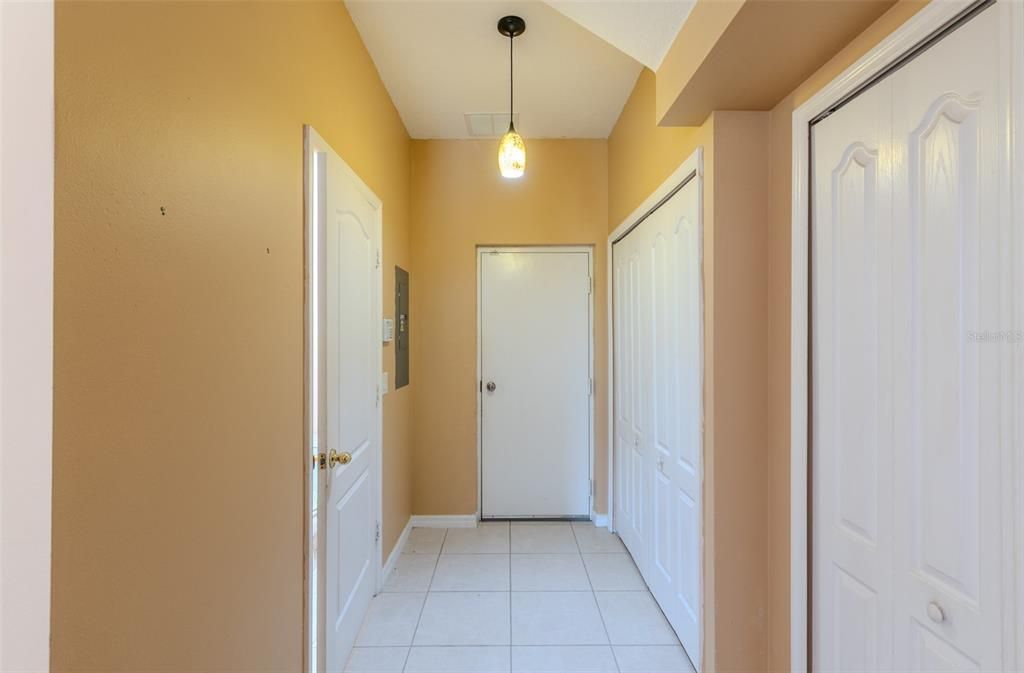 For Sale: $265,000 (3 beds, 2 baths, 1595 Square Feet)