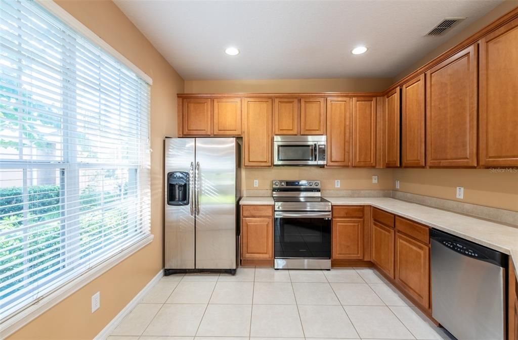 For Sale: $265,000 (3 beds, 2 baths, 1595 Square Feet)