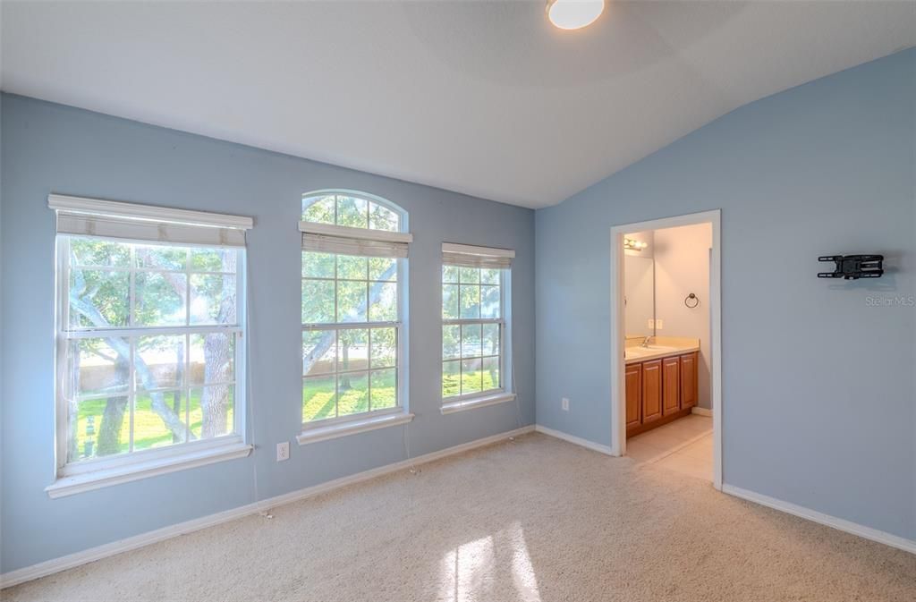 For Sale: $265,000 (3 beds, 2 baths, 1595 Square Feet)